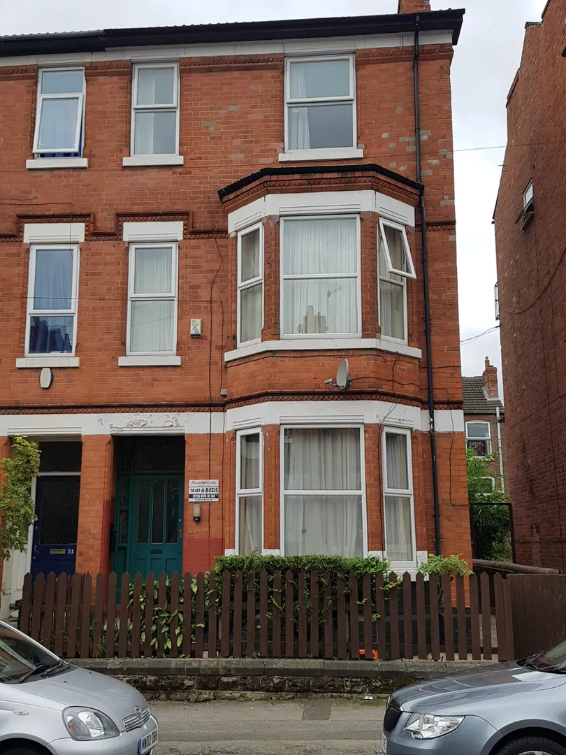 53 Burford Road // 6 Bed Student House NG7 6BB - Image 1